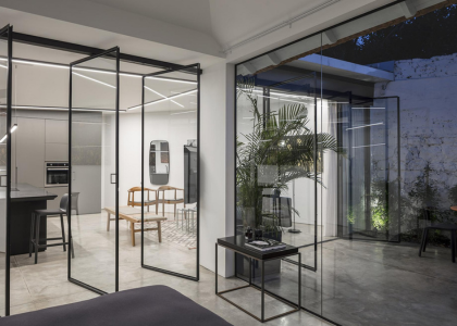 Glass Pro Dallas creating custom glass installation for modern interior